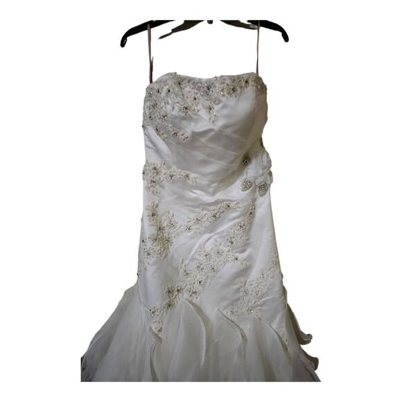 EDEN BRIDALS Strapless Crepe Wedding Dress Ballgown - Size 8 - Picture 3 of 10